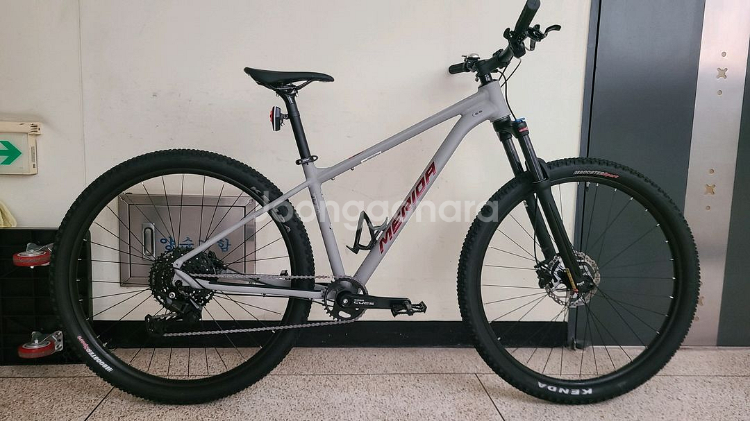 최신 26년식 메리다 빅나인 200 신동품 가격내려요--0