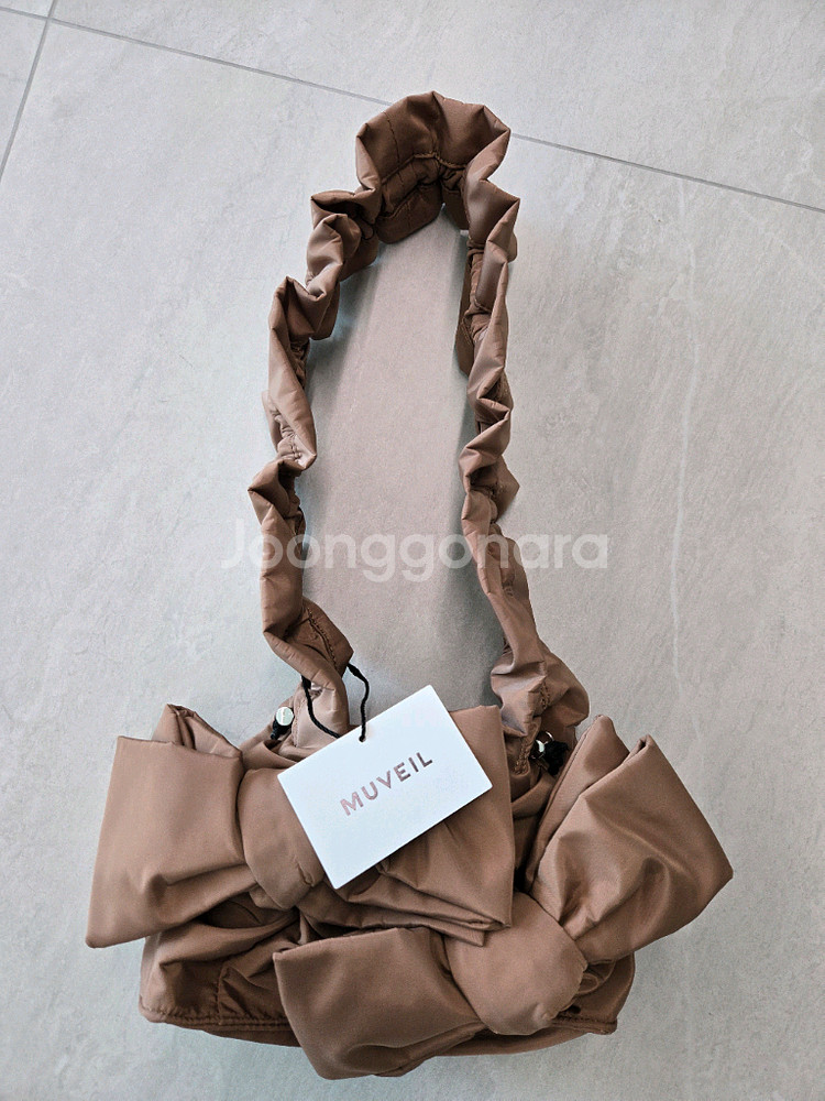 한섬 톰그레이하운드 MUVEIL 리본 숄더백 카멜--0