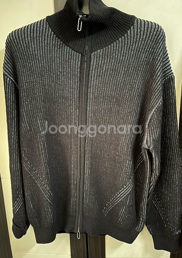 티아이포맨 플라즈 집업가디건 검정색 95사이즈 팝니다--0