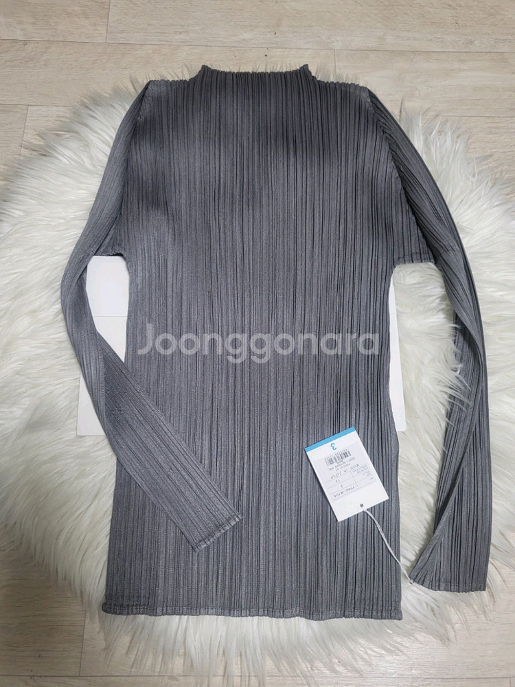 이세이미야케 플리츠플리즈 탑 베이직 탑 그레이 3사이즈--1