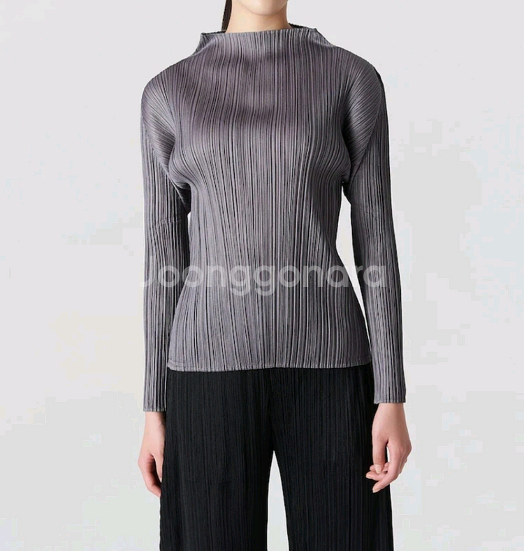 이세이미야케 플리츠플리즈 탑 베이직 탑 그레이 3사이즈--5