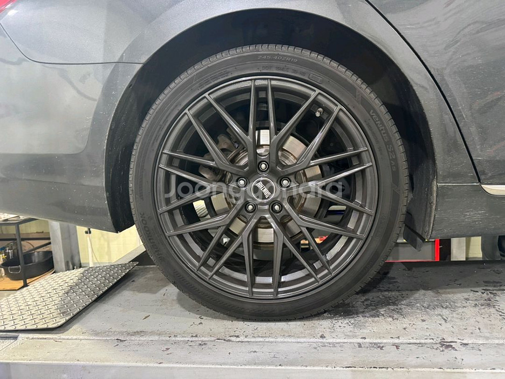 라이노스 19인치 휠 판매합니다--4