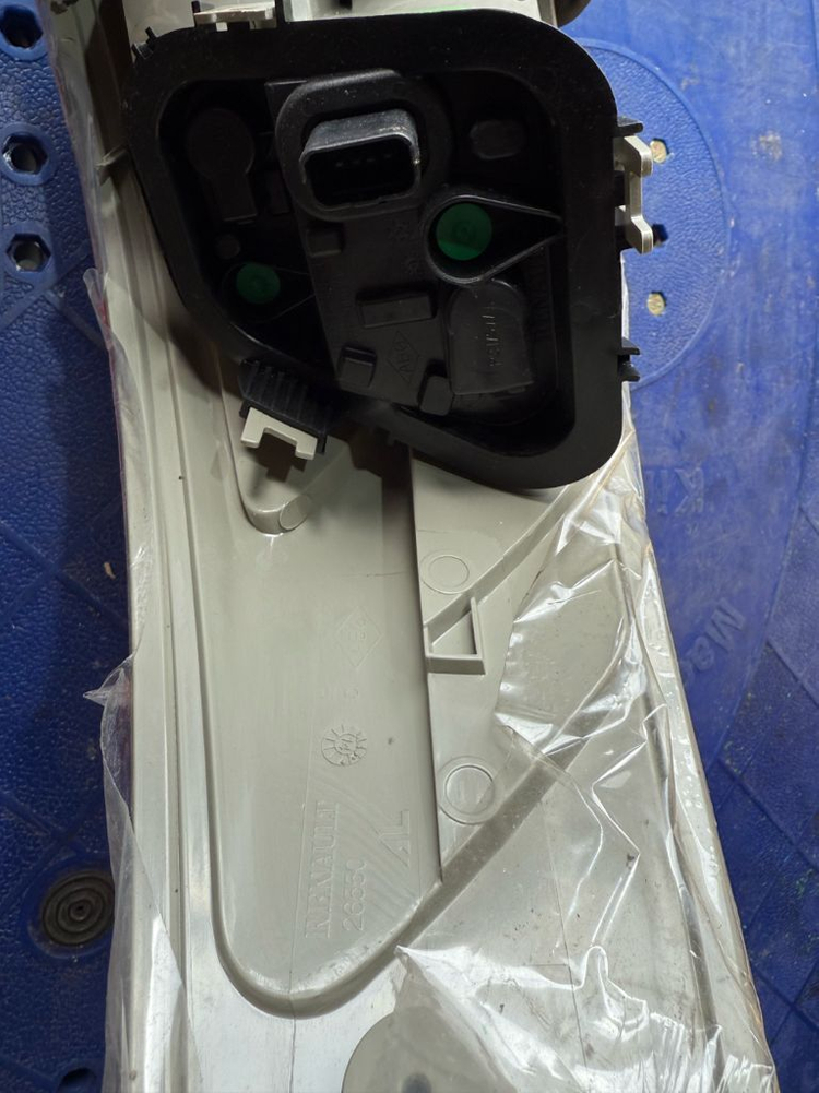 르노 삼성 SM3 데루등 후미등 조수석 새상품 이미지