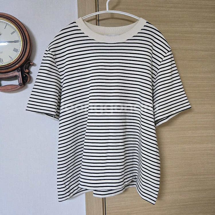 COS 코스 클린컷 스트라이프 반팔 티셔츠--1