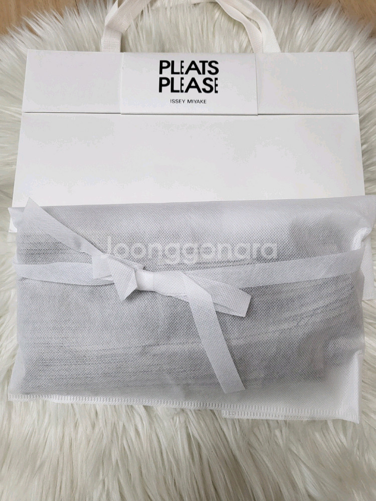 이세이미야케 플리츠플리즈 탑 코튼 데님 탑 화이트 데님 3사이즈--8