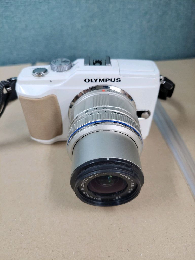 올림푸스 미러리스 카메라 + 14-42mm 렌즈 세트--1