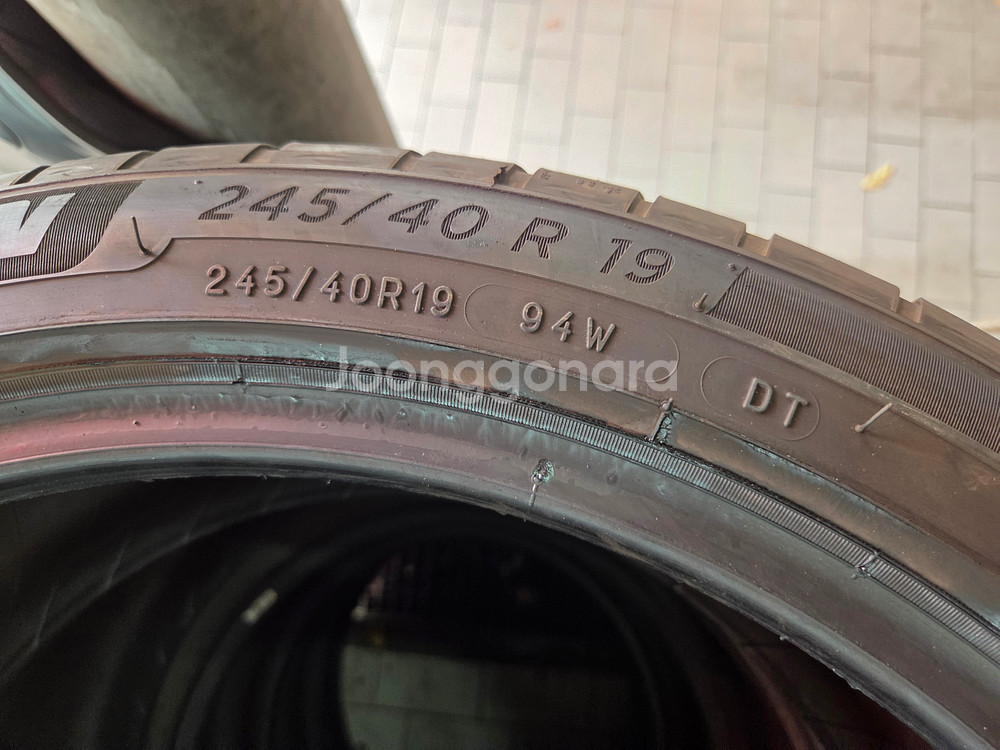 미쉐린 프리미아시 투어 245/40R19 중고타이어--0