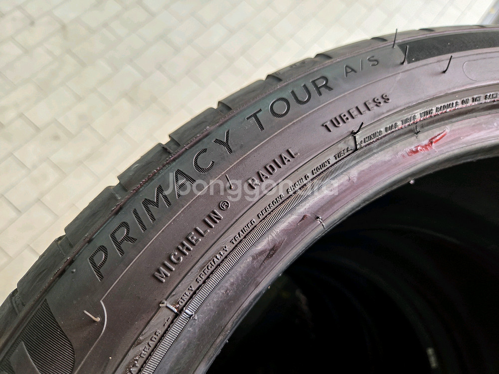 미쉐린 프리미아시 투어 245/40R19 중고타이어--1