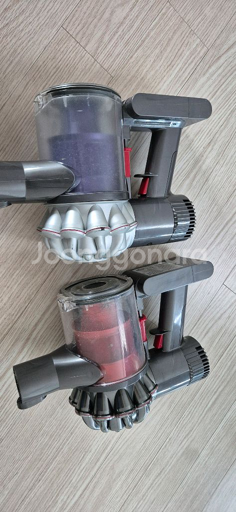 다이슨 V6본체2대.연결봉.충전기.소프트해드팝니다--1