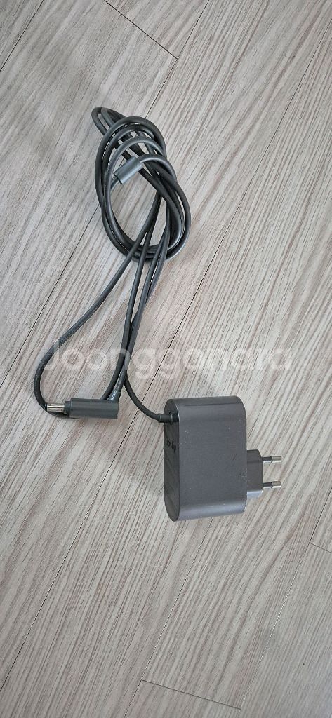 다이슨 V6본체2대.연결봉.충전기.소프트해드팝니다--4