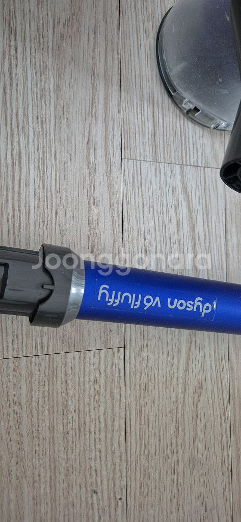 다이슨 V6본체2대.연결봉.충전기.소프트해드팝니다--7