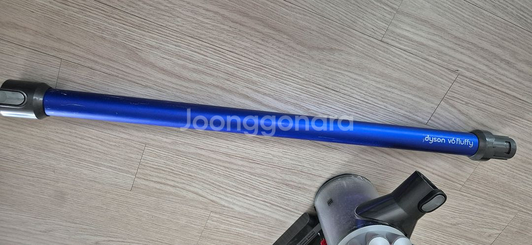 다이슨 V6본체2대.연결봉.충전기.소프트해드팝니다--8