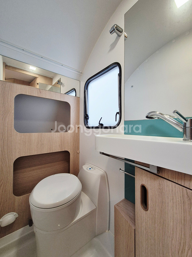 [신차급 컨디션! 노지셋팅!] 아드리아 아비바 472PK 카라반 / 22년식 / 2380만원--9