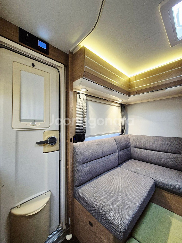 [9인 캠핑 가능!] / 알데 난방 / 아드리아 아도라 613PK / 17년식 / 2750만원--3