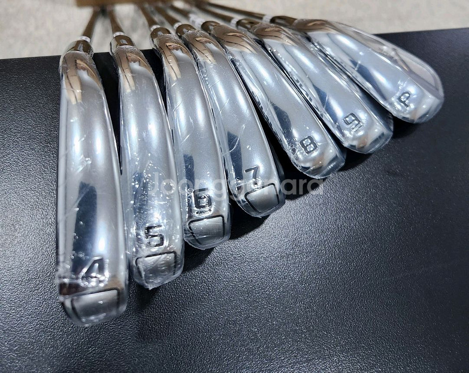 (급처 마지막 가격인하)코브라 킹투어 MIM 아이언세트 국내정품/ 4-P--3