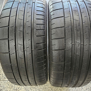 피넬리 피제로TM PZ4 235-35-20 중고타이어 두개