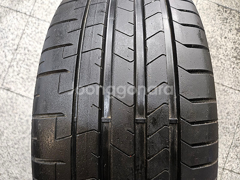 피넬리 피제로TM PZ4 245-35-20 중고타이어--0