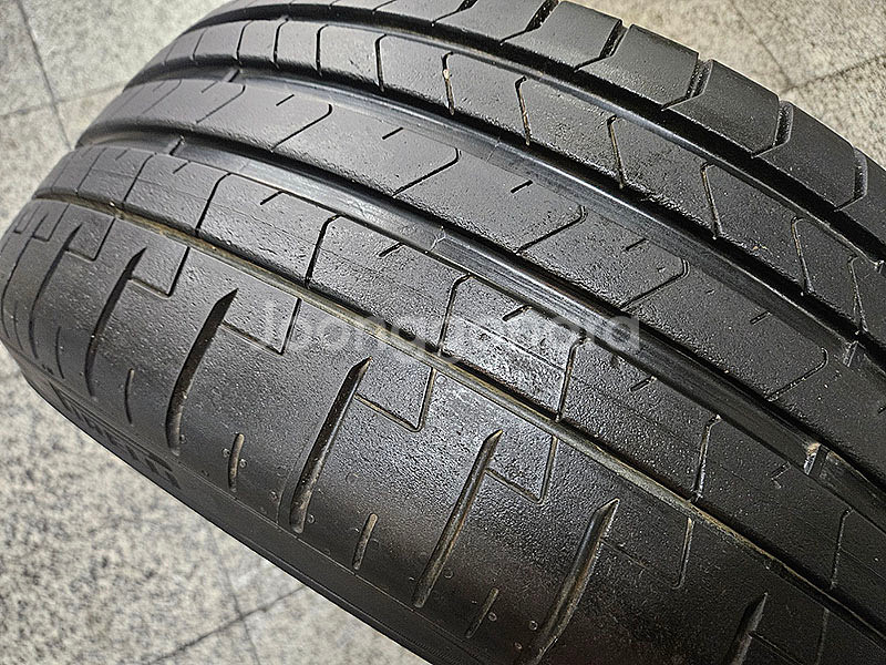 피넬리 피제로TM PZ4 245-35-20 중고타이어--1