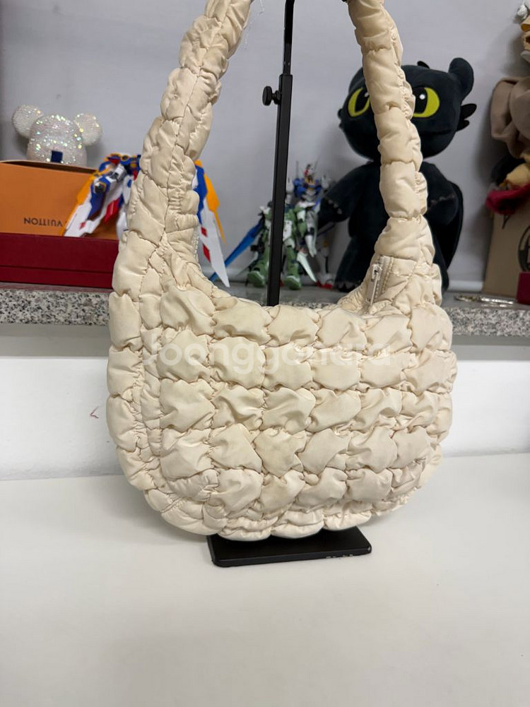 정품) COS 코스 퀼티드 미니 구름백--1