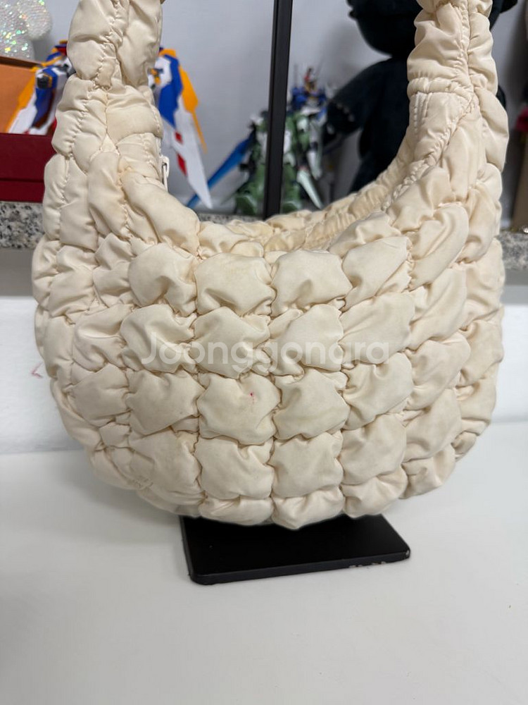 정품) COS 코스 퀼티드 미니 구름백--4