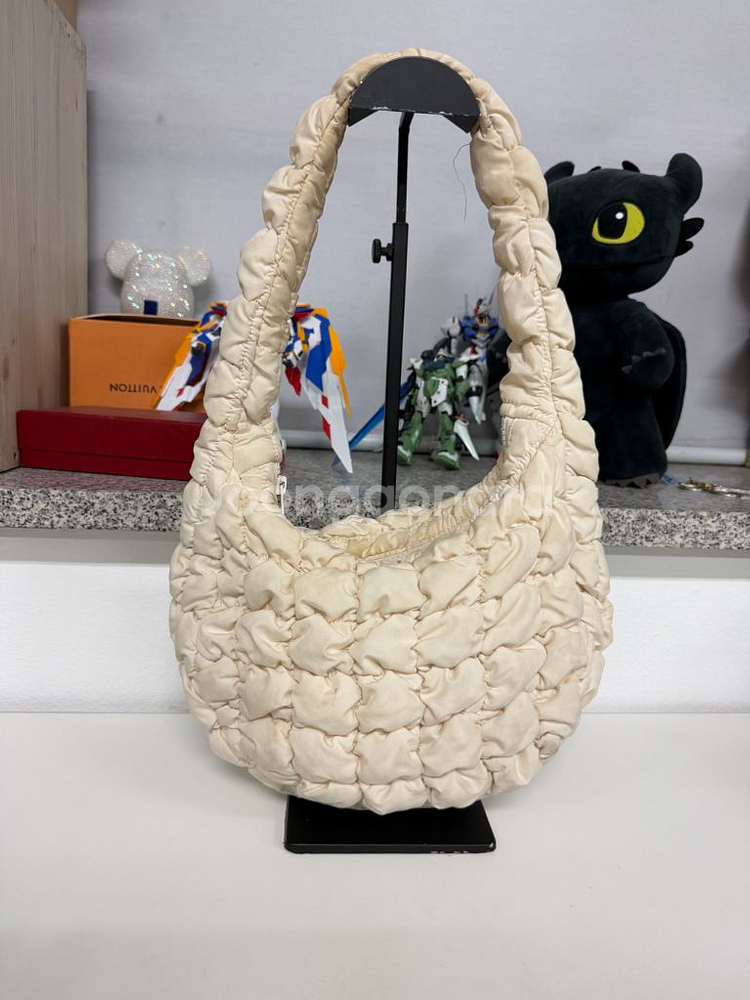 정품) COS 코스 퀼티드 미니 구름백--3