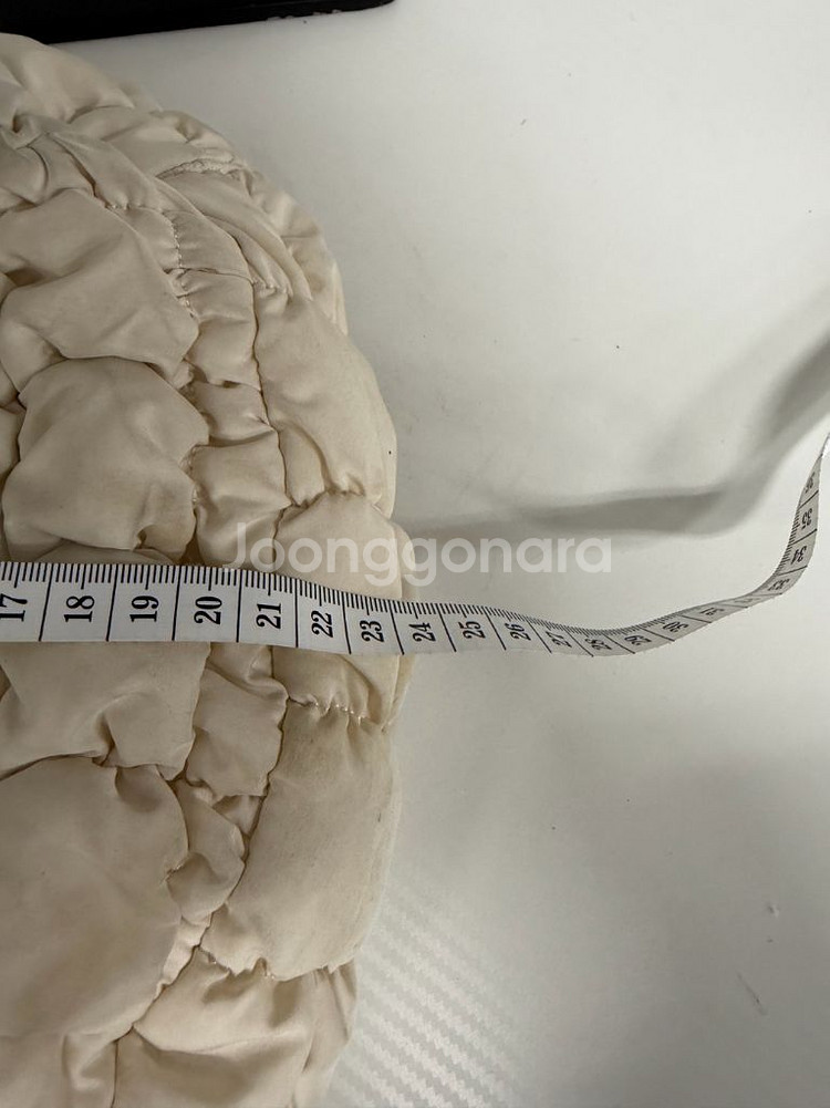 정품) COS 코스 퀼티드 미니 구름백--8