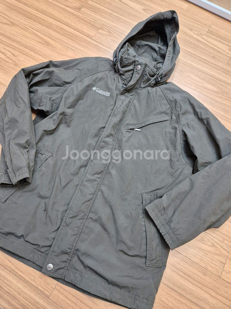 콜롬비아 남성용 후드 자켓 L사이즈 판매합니다. 무난한 색상이라 어디든 잘 어울립니다. 겉감은 나일론 59%, 면--0