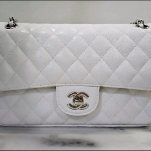 [새상품] 캐비어 클래식 백 (크림 색상)