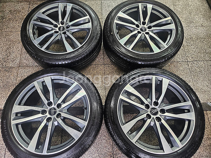 아우디 C8 신형 A6 45TDI 정품 19인치 휠--0