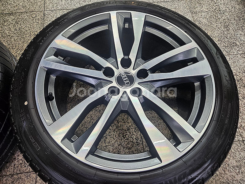 아우디 C8 신형 A6 45TDI 정품 19인치 휠--4