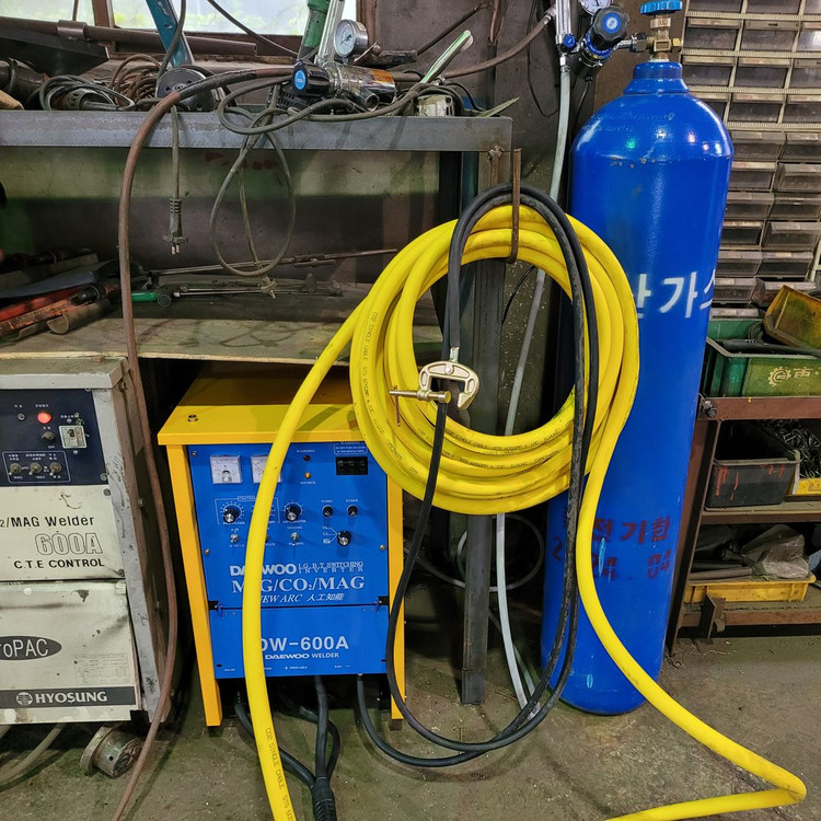 신형 대우인버터CO2용접기 팝니다/중고용접기--1