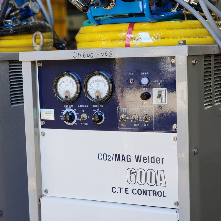 중고 효성CO2용접기세트600A/ 중고용접기--2