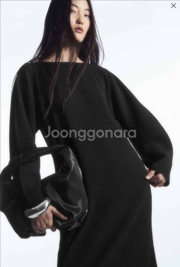 새상품 COS 블랙 플리츠 원피스--1