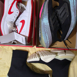 225 새제품일괄) 에어포스 울트라부스트 삭런 일괄