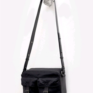 유스 / 25FW 카메라 백 / OS