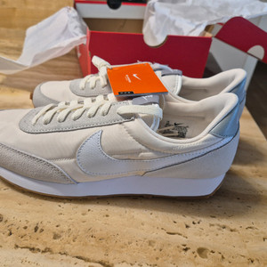 새제품)나이키 데이브레이크 270