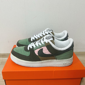 나이키 에어포스1 07 LX 토스티