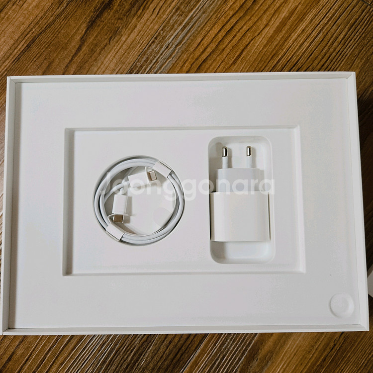 아이패드 에어 5세대 64g 풀박스 팝니다 (M1)--2