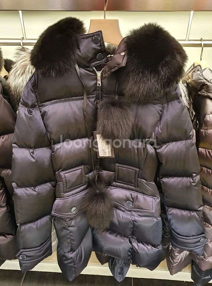 프라다 테슬 리얼 퍼 후드 패딩 정품--0