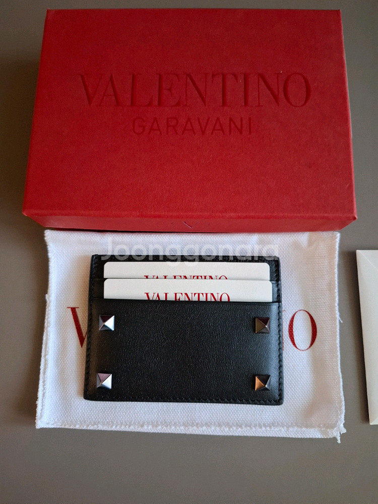 발렌티노 락스터드 카드지갑 블랙 새상품--1