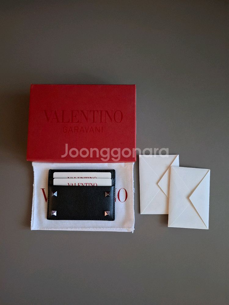 발렌티노 락스터드 카드지갑 블랙 새상품--0