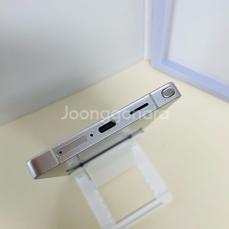 갤럭시 S24 울트라 256GB 자급제 SS급--4