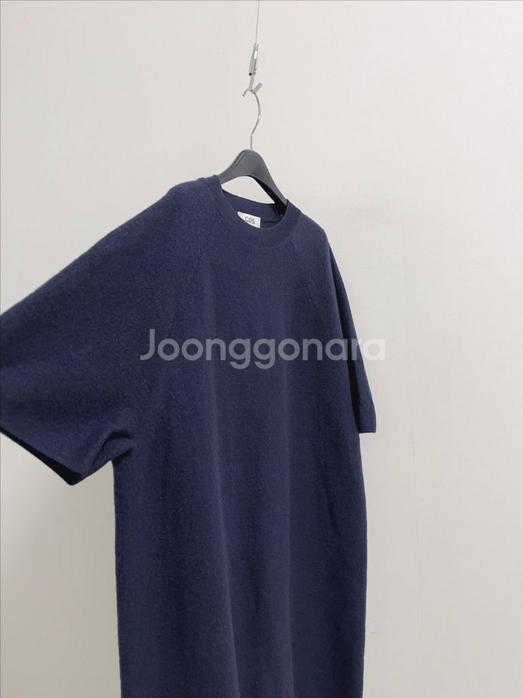 코스 울 부클 원피스 네이비--5