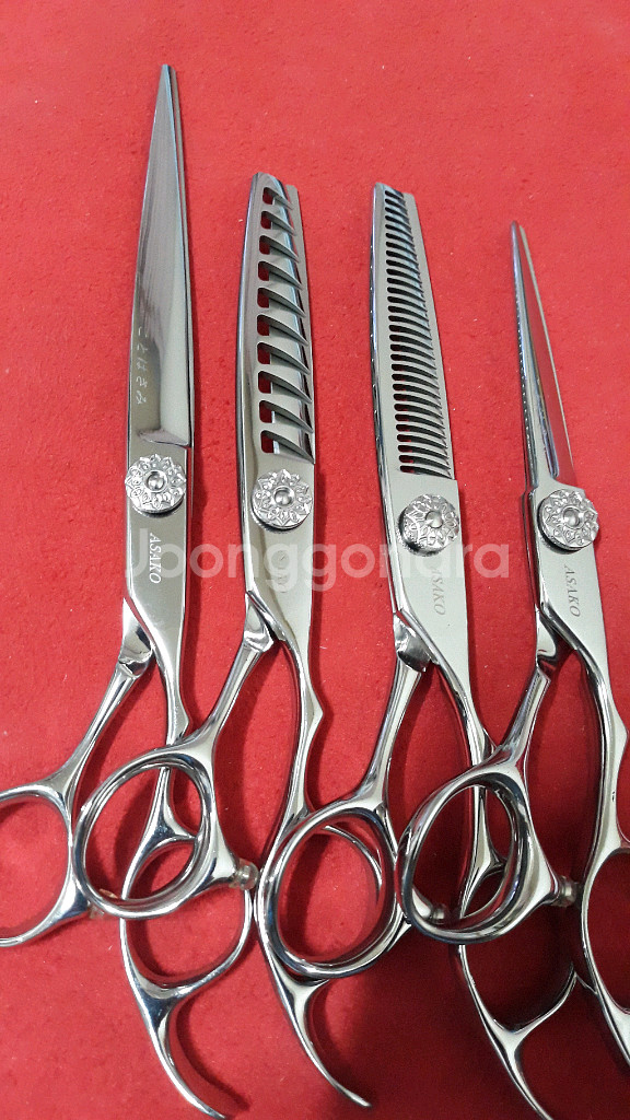 미용가위 4개에 55만원 새가위 일본V10재질--0