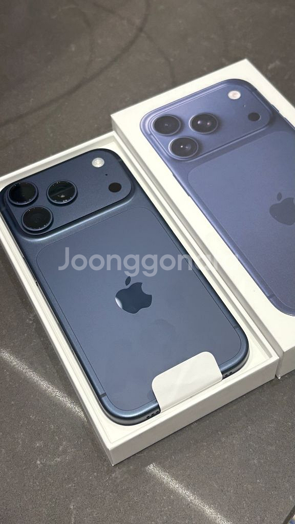 아이폰17 프로 딥블루 실버랑 교환하실분--0