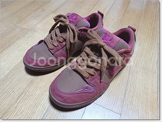 나이키 우먼스 덩크 로우 디스럽트 2 245사이즈--0