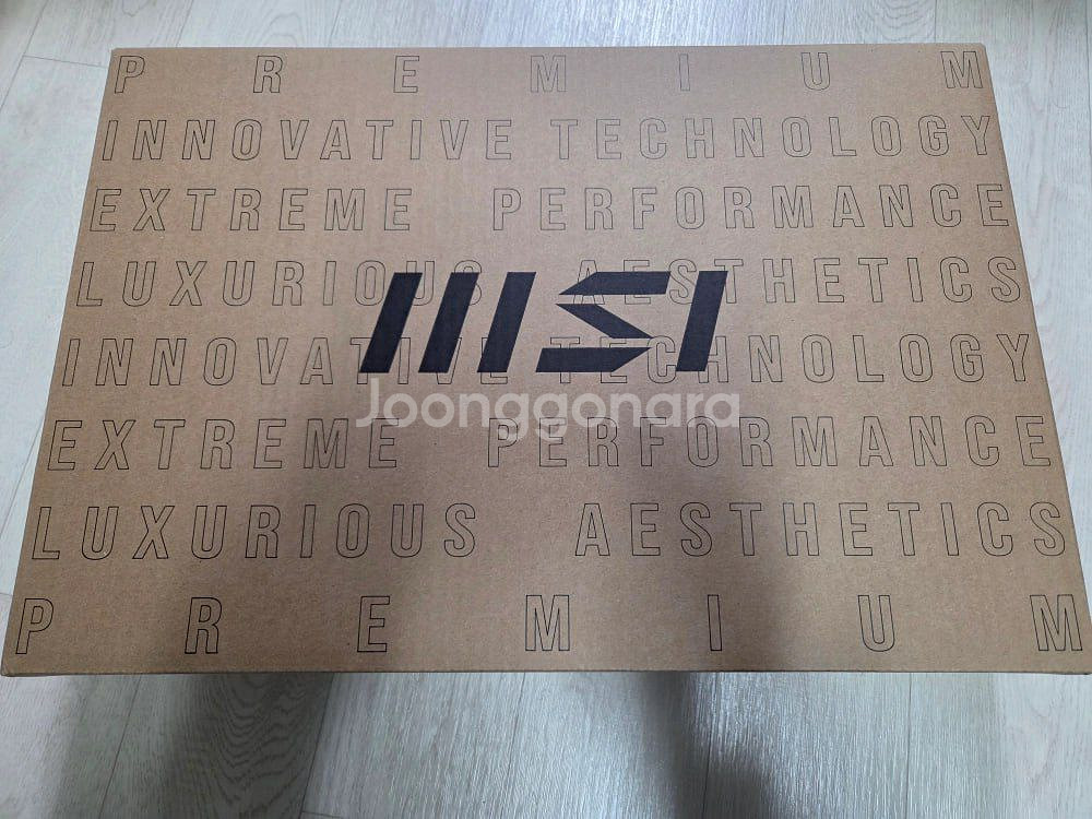 MSI Bravo 17 D7V 게이밍 노트북입니다.--0