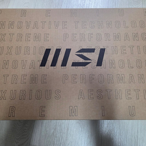 MSI Bravo 17 D7V 게이밍 노트북입니다.