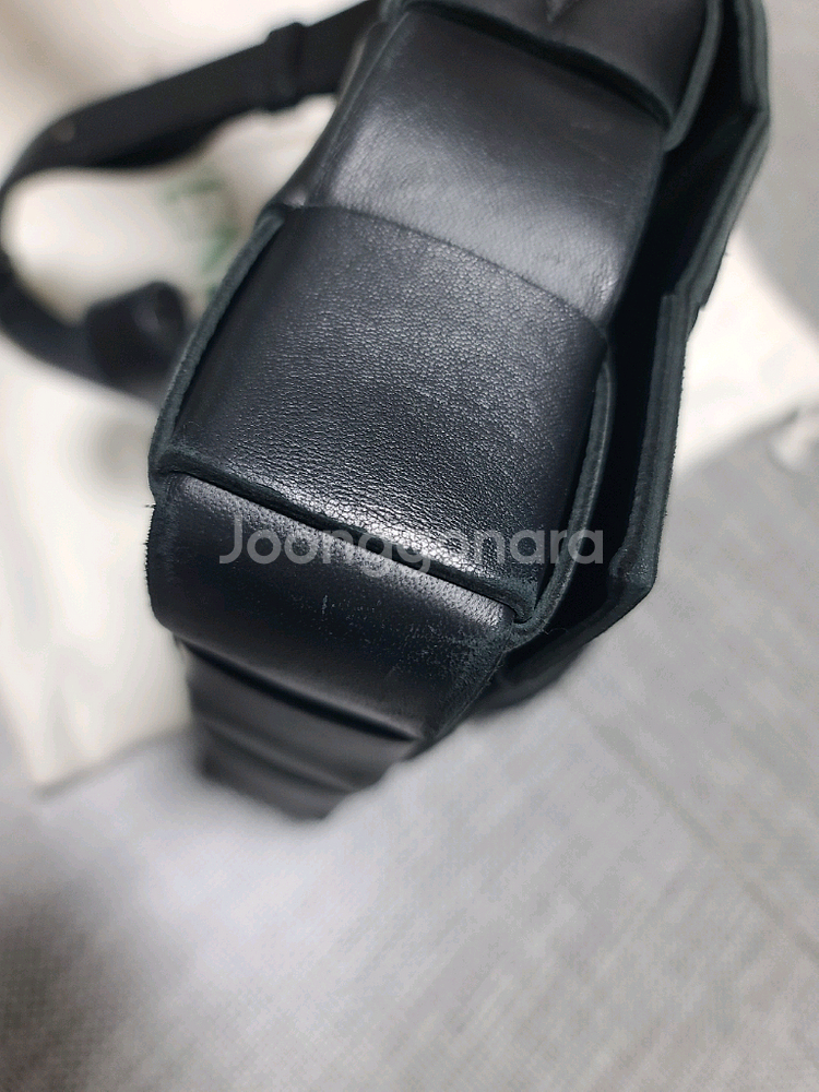 보테가베네타 카세트백 레더 미디움 블랙 크로스백--3