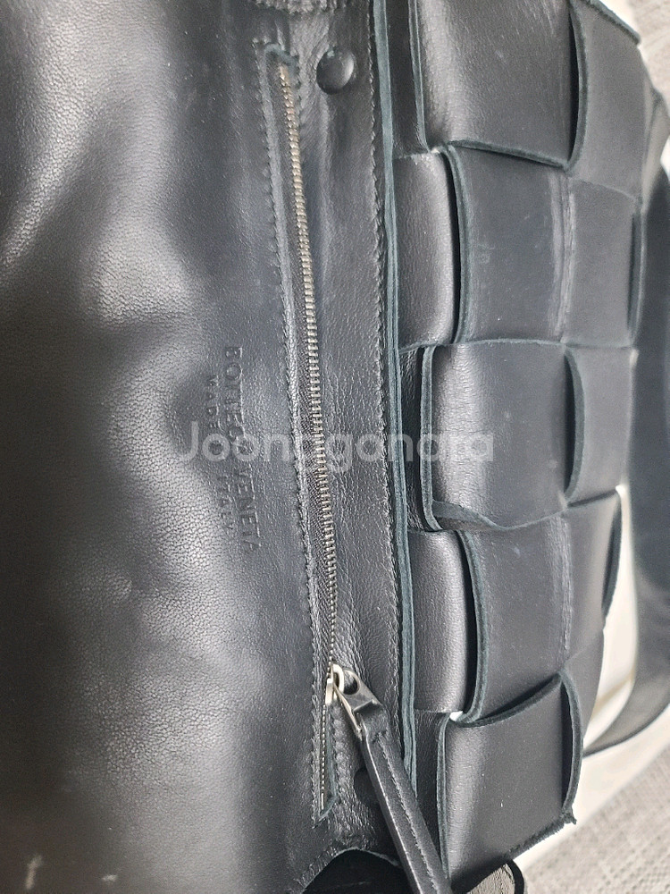 보테가베네타 카세트백 레더 미디움 블랙 크로스백--7